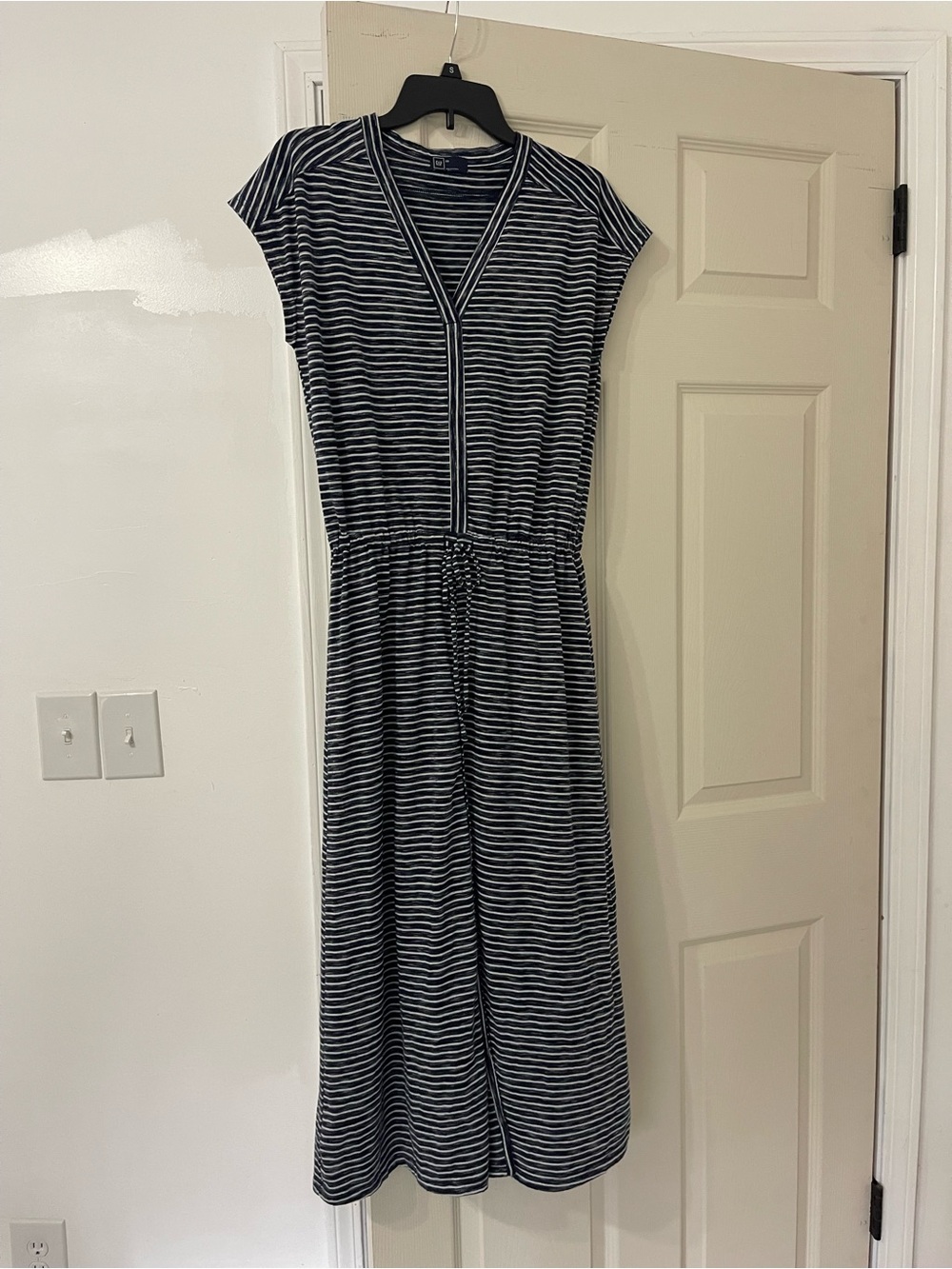 GAP Navy and White Striped V‑Neck Drawstring Midi Dress